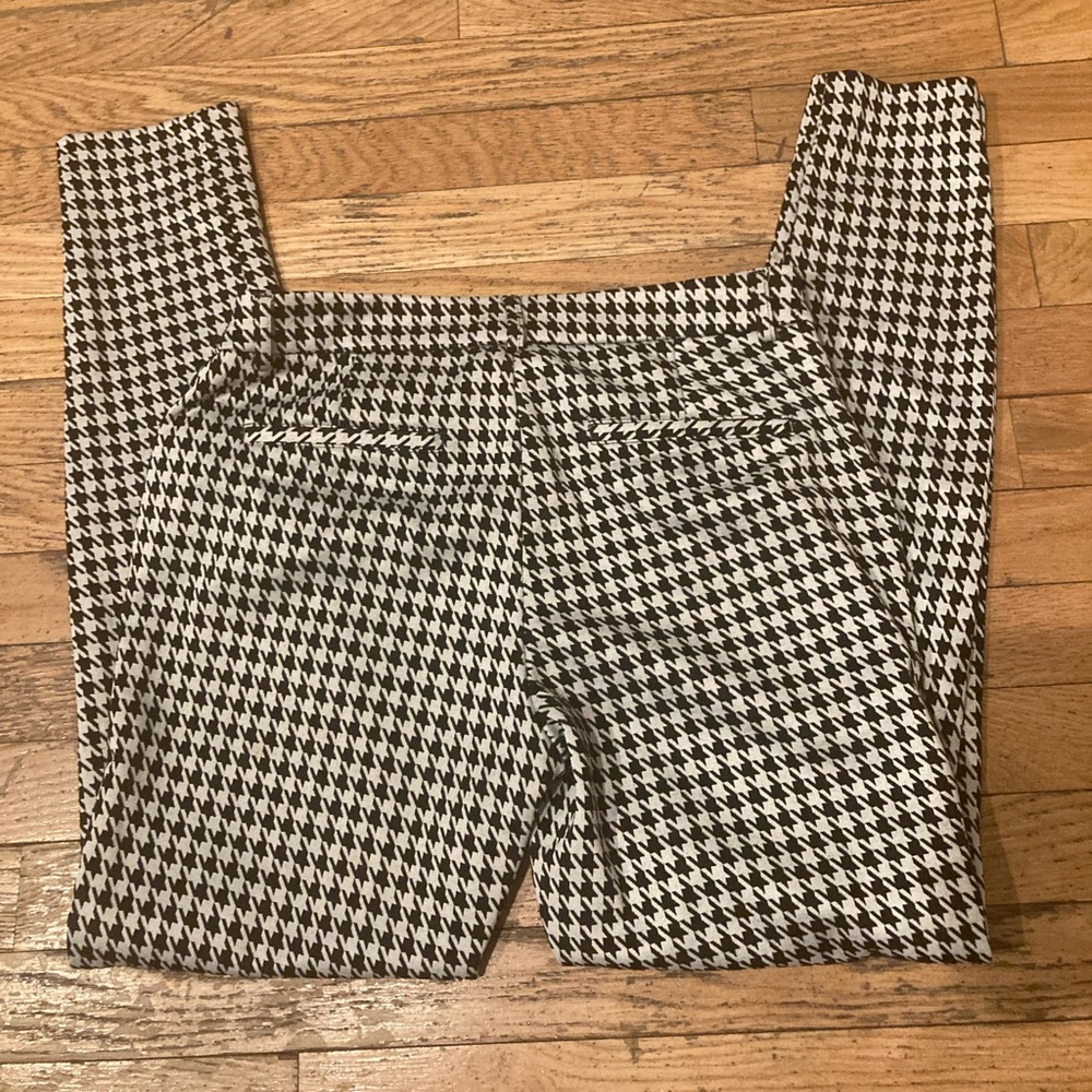 Express Women’s Black White Houndstooth Skinny pants size 6